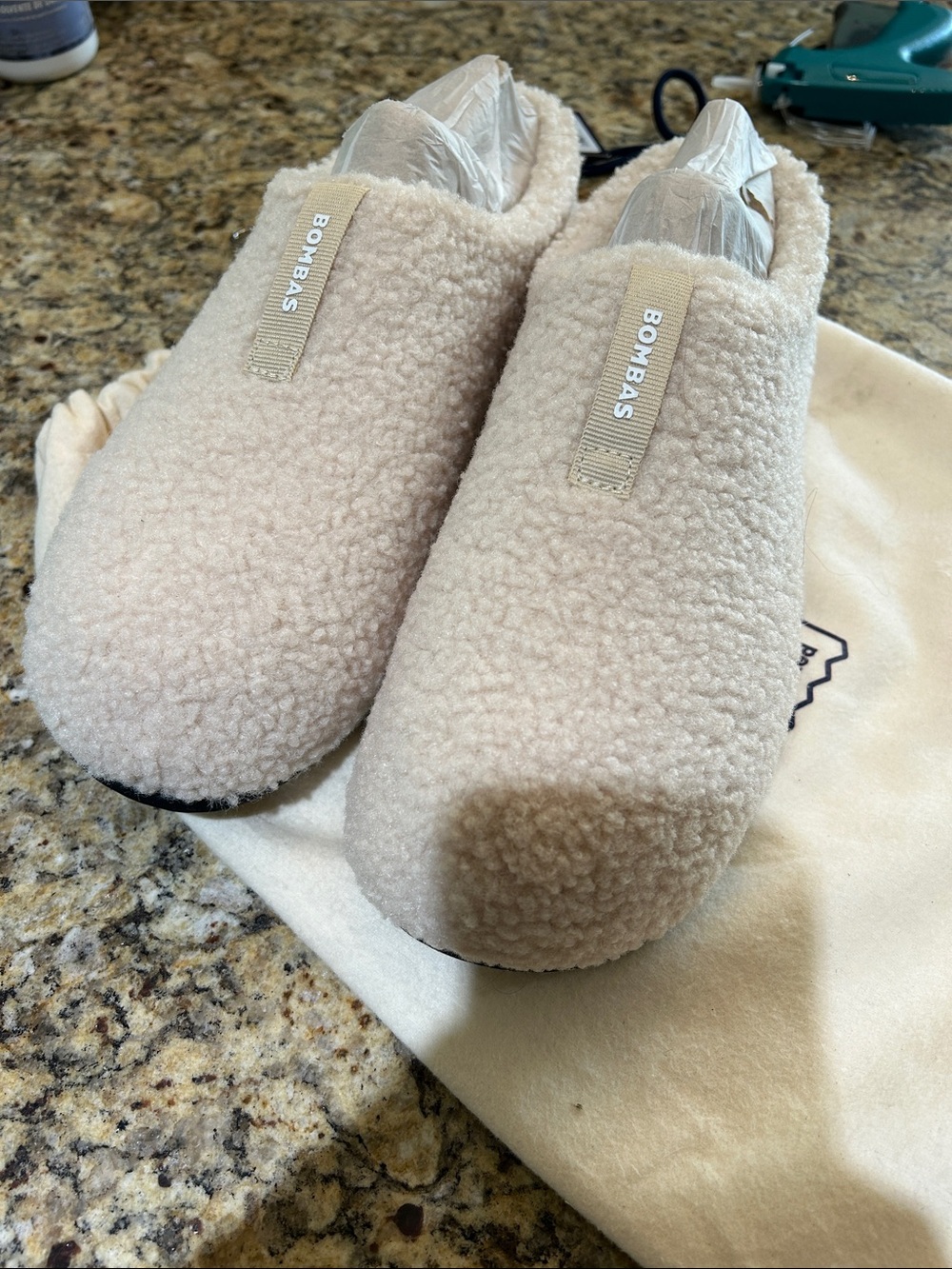 Bombas Sz 11 Sherpa Slip-On Slippers in Cream NIB
